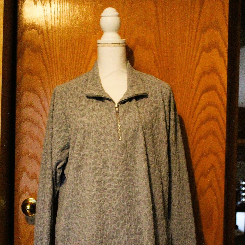 Susan Graver   Weekend Collection   Long sleeve   Grey fleece